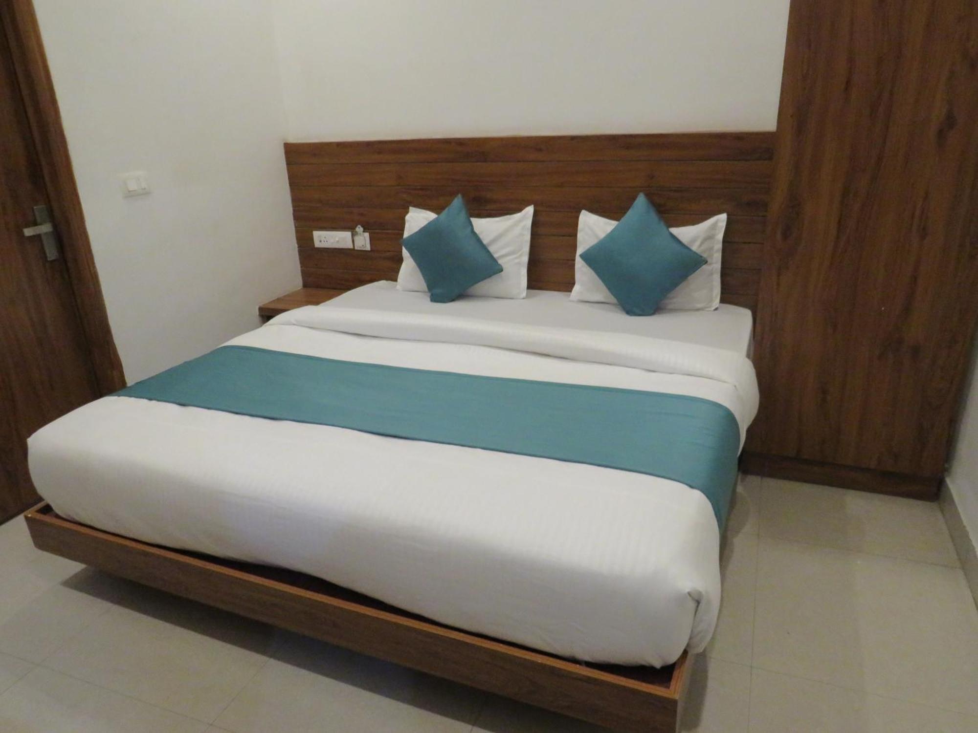 Hotel Namami Tapovan Rishikesh Bagian luar foto